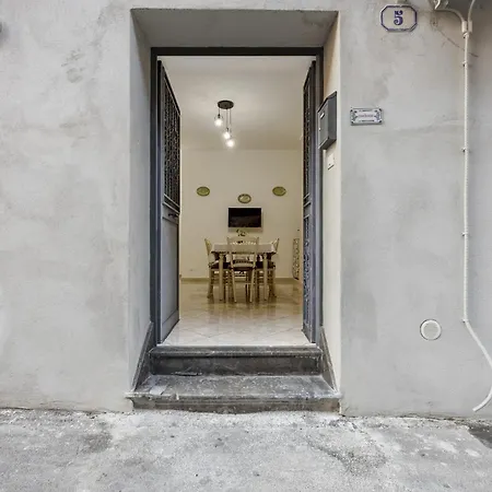 Ysorhouse *